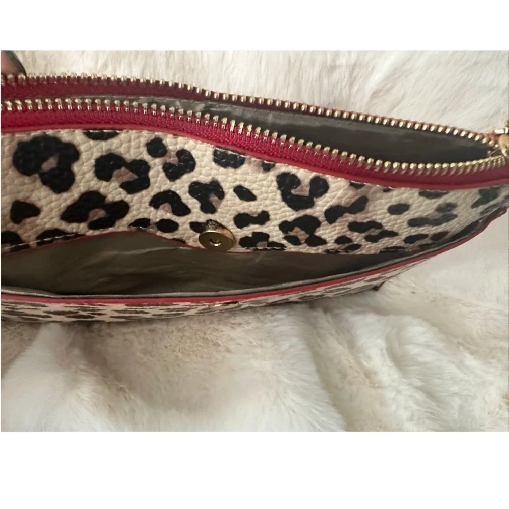 NEW- VEGAN LEOPARD PRINT & LIPSTICK RED TRIMMED CLUTCH WRISTLET